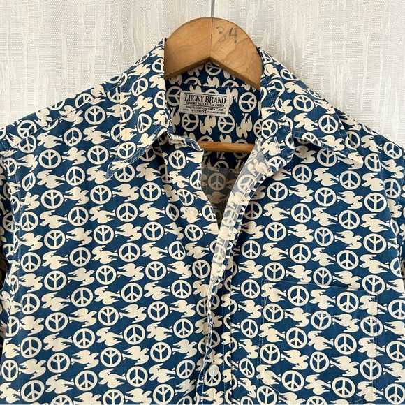 Lucky Brand peace sign ☮️ all over print cotton button down shirt - Picture 9 of 10